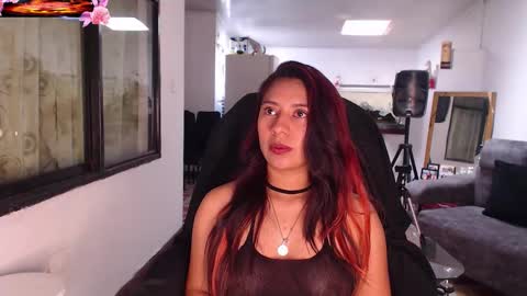 Yesi online show from October 8, 2025, 2:36 pm