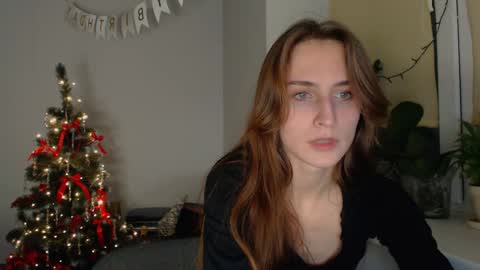 Zoe online show from December 11, 2024, 9:34 pm