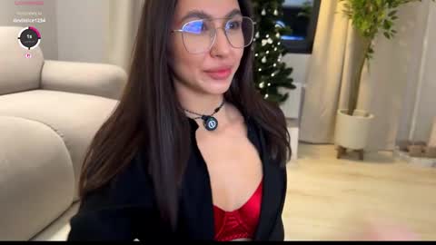 Snapshot of yessasha1 chatting on January 18, 2026, 4:44 pm Amy online show from January 18, 2026, 4:44 pm