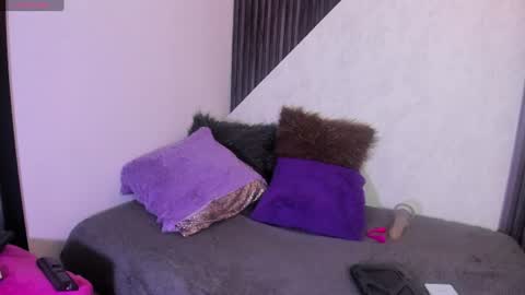 Snapshot of yessica_doll chatting on June 24, 2026, 2:27 pm Yessicsa online show from June 24, 2026, 2:27 pm