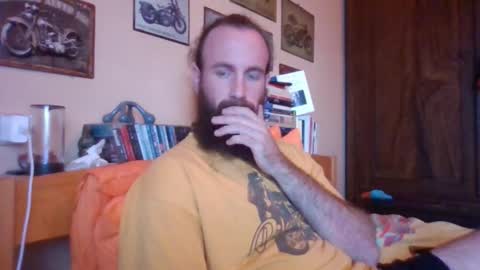 yeti_92 online show from September 23, 2025, 4:10 pm