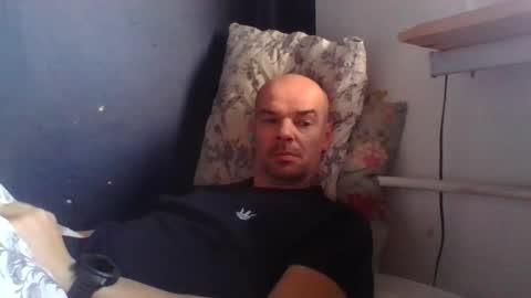 yewloo online show from October 25, 2025, 5:59 am