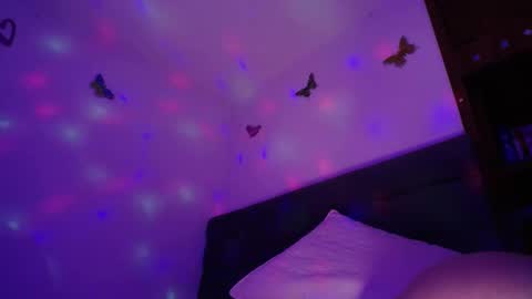 Yiny online show from February 18, 2025, 8:38 am