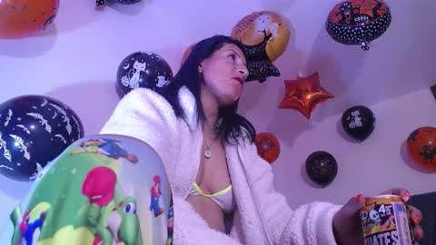 Yiny online show from October 13, 2025, 7:41 am