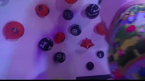 Yiny online show from October 24, 2025, 9:17 am