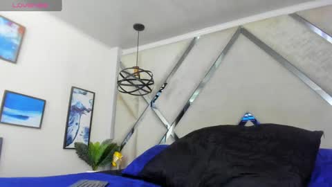 Yiyo online show from January 16, 2025, 4:07 am