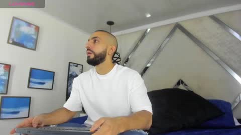 Yiyo online show from January 19, 2025, 4:12 am