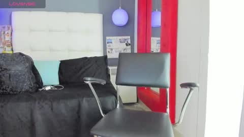 Yiyo online show from February 24, 2025, 6:49 am