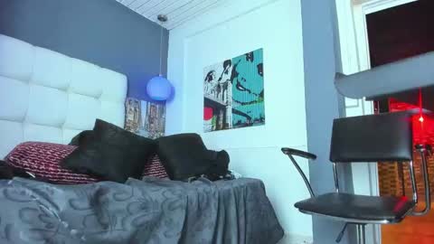 Yiyo online show from September 21, 2025, 9:44 am