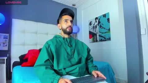 Yiyo online show from February 3, 2026, 4:32 am