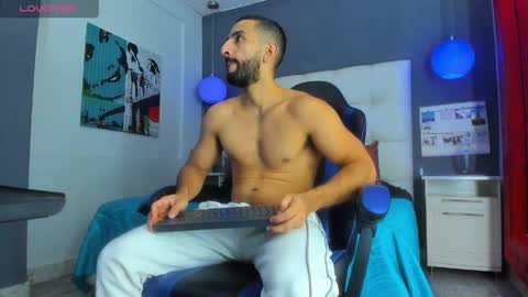 Yiyo online show from March 30, 2026, 8:54 pm