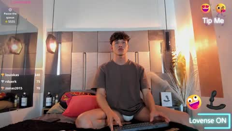 Snapshot of yizus_bonz chatting on December 12, 2024, 6:14 am yizus_bonz online show from December 12, 2024, 6:14 am