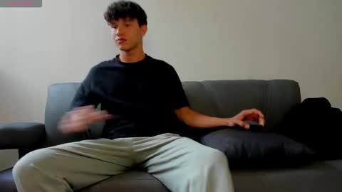 yizus_bonz online show from January 18, 2026, 10:02 pm