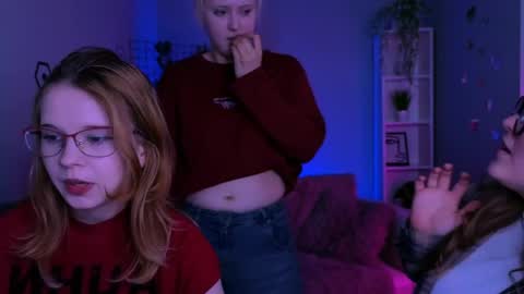 Snapshot of ylia_fress chatting on April 17, 2026, 12:41 pm Ylia online show from April 17, 2026, 12:41 pm