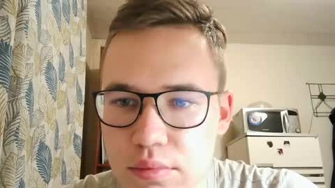 Yminoske online show from November 16, 2025, 3:28 pm