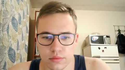 Yminoske online show from November 17, 2025, 12:22 pm