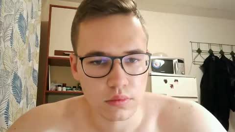 Yminoske online show from November 18, 2025, 3:16 pm