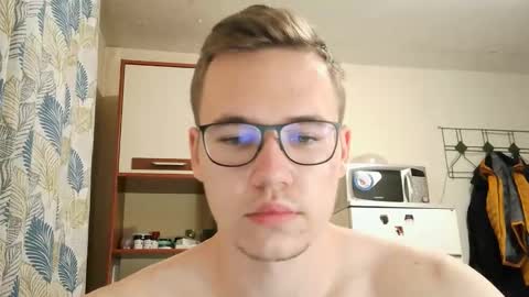 Yminoske online show from November 24, 2025, 5:34 pm