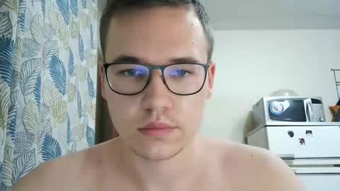 Yminoske online show from December 3, 2025, 3:54 pm