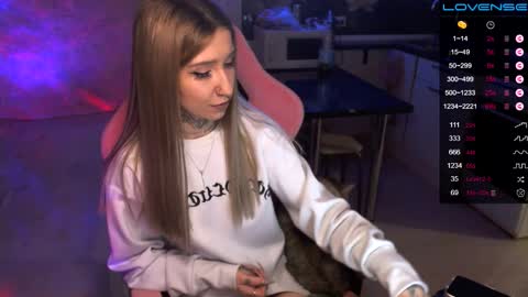     online show from December 6, 2024, 9:13 pm