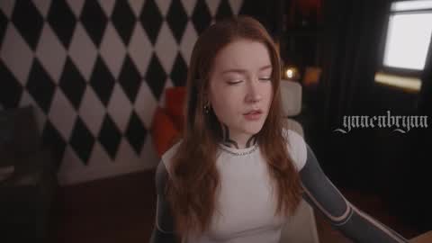 ynnenbrynn online show from November 12, 2025, 7:31 am