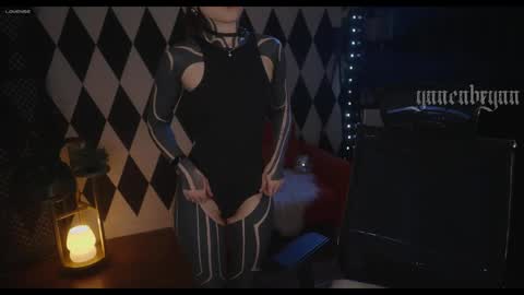 ynnenbrynn online show from April 17, 2026, 7:33 am