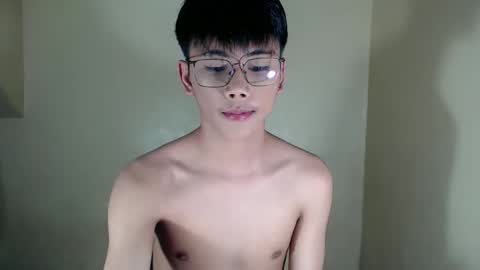 Snapshot of ynotyu chatting on November 4, 2025, 12:48 pm ynotyu online show from November 4, 2025, 12:48 pm