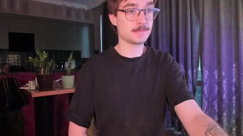 Max online show from March 6, 2026, 4:42 am