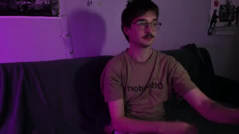Snapshot of yoga_pizza_420 chatting on July 7, 2026, 10:03 pm Max online show from July 7, 2026, 10:03 pm