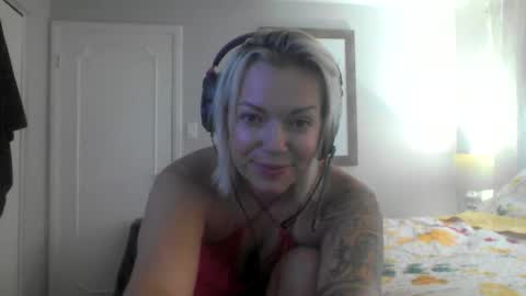 Snapshot of yogimilflover chatting on September 27, 2025, 10:04 pm Yogiblondebangme online show from September 27, 2025, 10:04 pm