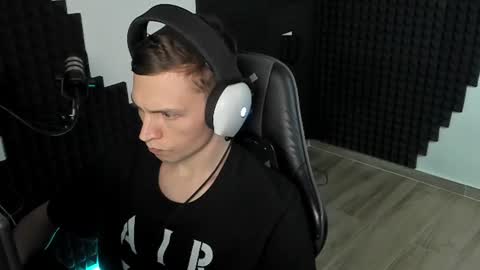 Snapshot of yoi_aji chatting on June 10, 2026, 1:10 pm You can ask my name in pm online show from June 10, 2026, 1:10 pm