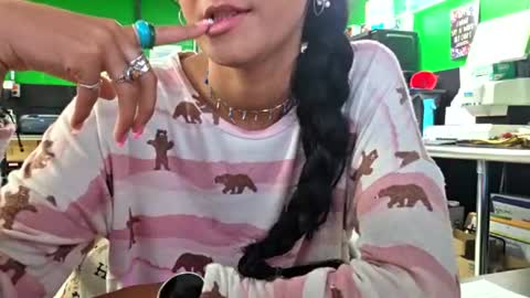 Yoitshoney online show from June 25, 2026, 1:15 pm