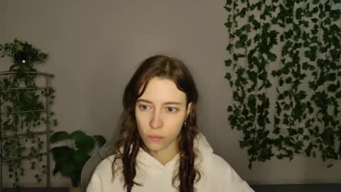 yoka_paradoxxx online show from September 17, 2025, 5:09 am