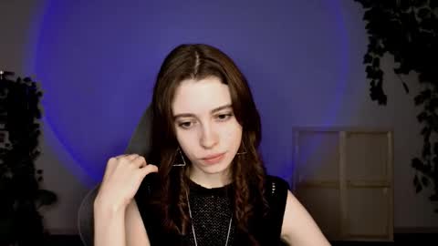 yoka_paradoxxx online show from November 7, 2025, 9:09 am