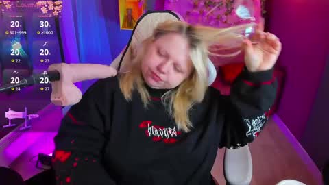 Yoki online show from April 10, 2026, 6:51 am