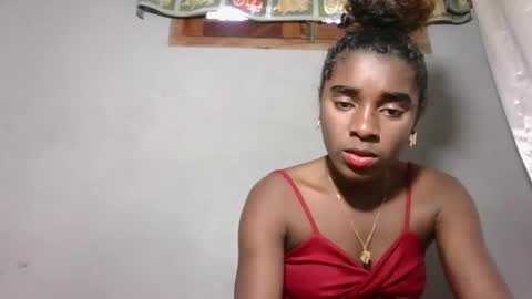 yolandrina05 online show from October 28, 2025, 1:58 pm