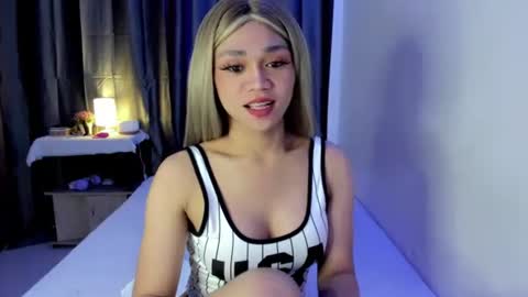 yona online show from October 22, 2025, 8:41 pm