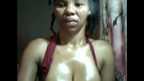 Snapshot of yoncexx25 chatting on March 4, 2025, 4:49 am amazingkellyxx online show from March 4, 2025, 4:49 am