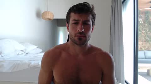 Yoooups online show from October 7, 2025, 6:16 pm