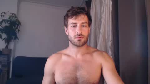 Yoooups online show from July 7, 2026, 9:19 pm