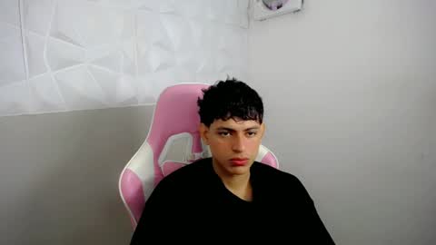 Snapshot of yosepp_cum chatting on May 8, 2026, 3:23 am YOSEP online show from May 8, 2026, 3:23 am