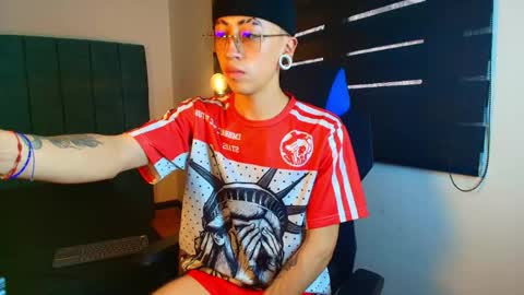 Snapshot of yoshua_smith chatting on April 28, 2026, 8:36 pm Yoshua Smith online show from April 28, 2026, 8:36 pm