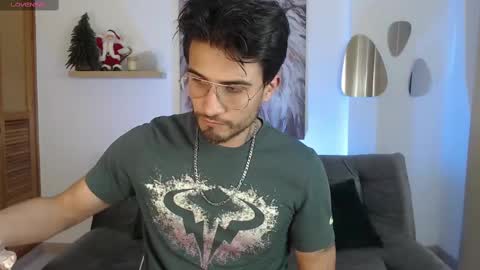 yoshy_man online show from December 31, 2024, 3:01 am