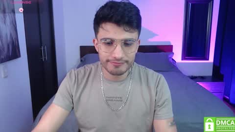 yoshy_man online show from September 15, 2025, 3:39 am