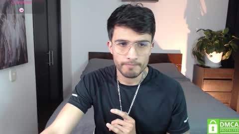 yoshy_man online show from October 7, 2025, 3:04 am