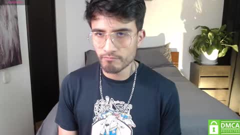 yoshy_man online show from October 10, 2025, 3:49 am