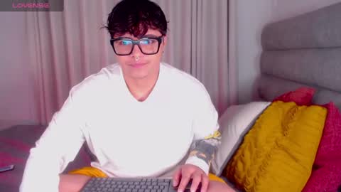 Snapshot of yossefmout chatting on June 10, 2026, 10:47 am Yossef online show from June 10, 2026, 10:47 am