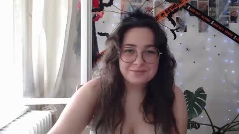 Snapshot of you_aurora chatting on September 22, 2025, 10:06 am Aurora online show from September 22, 2025, 10:06 am