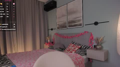 Snapshot of you_fell_in_love chatting on July 16, 2026, 10:16 pm Elizabeth brunette -- Darline blonde online show from July 16, 2026, 10:16 pm