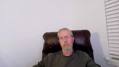 Colorado Guy Straight online show from November 24, 2025, 12:38 pm